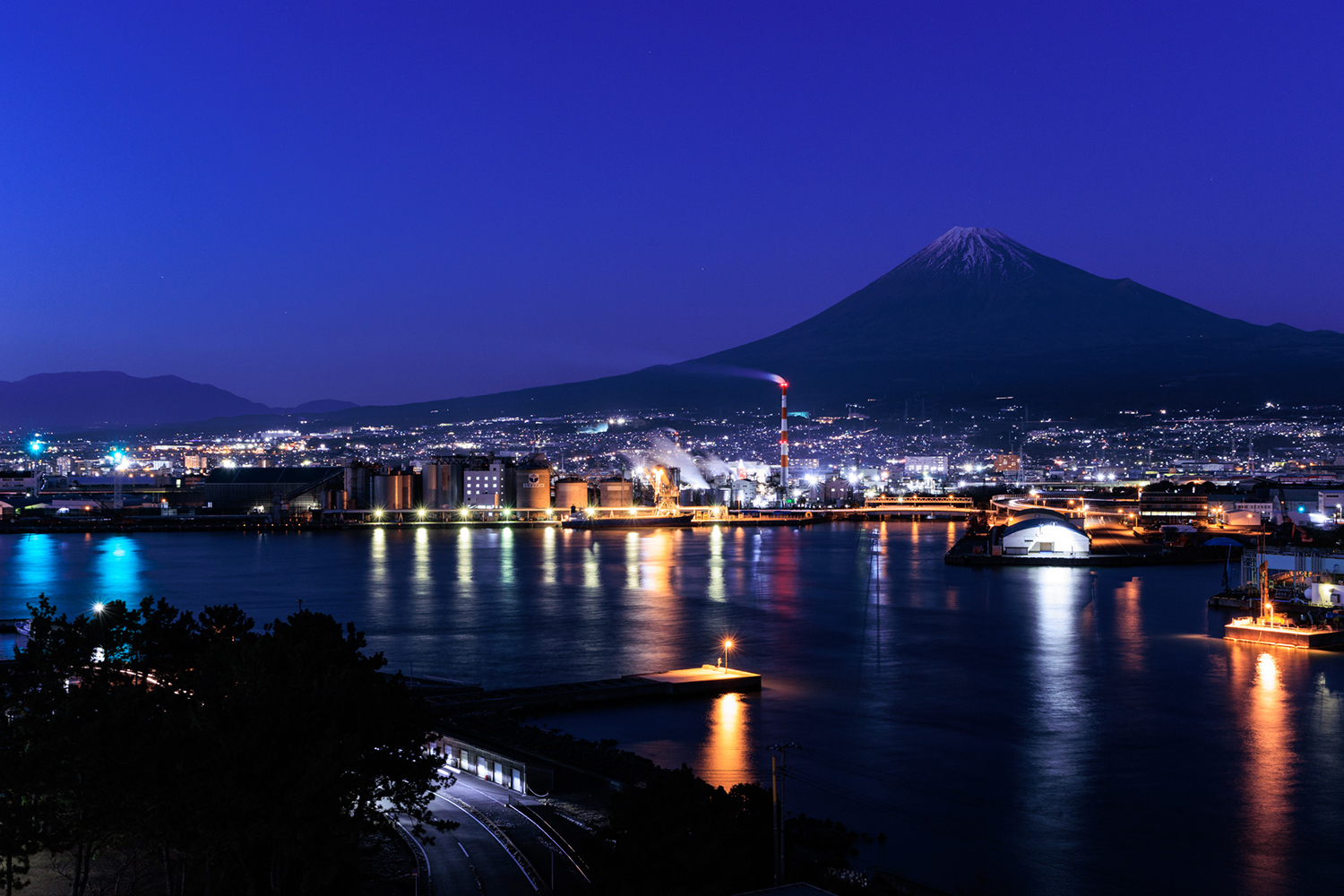 夜景写真家 岩崎拓哉×工場夜景の撮影テクニック